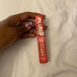 Plumping lip oil
